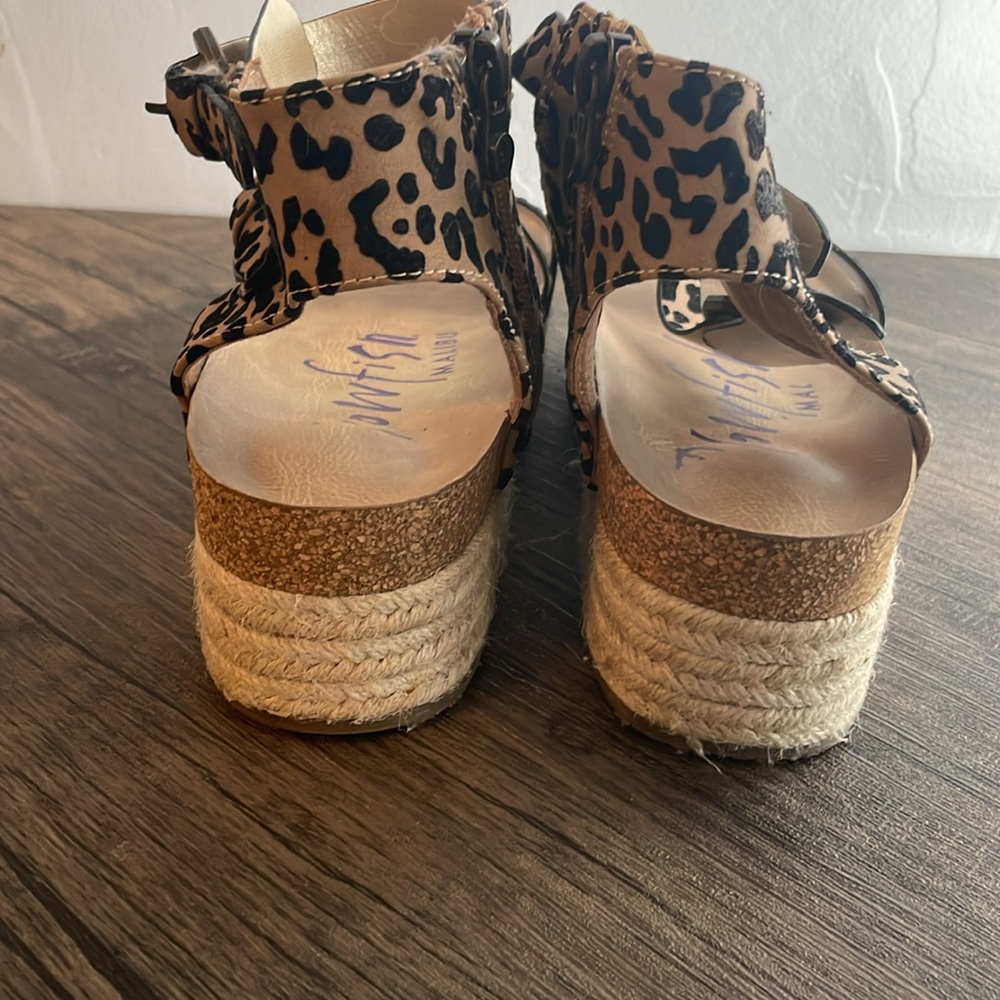 Blowfish Tan Leopard Sandals - Picture 3 of 3